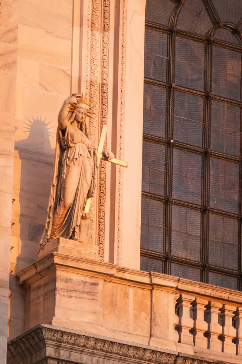 A statue the inspired the Statue of Liberty on Milan Duomo